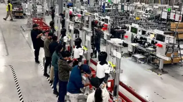 تسلا: الروبوتات البشرية ستنطلق من مصانعنا في الصين وبلدان أخرى